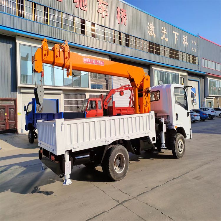 焦作市三轮随车吊定制 农用改装机自备吊中瑞长期出售